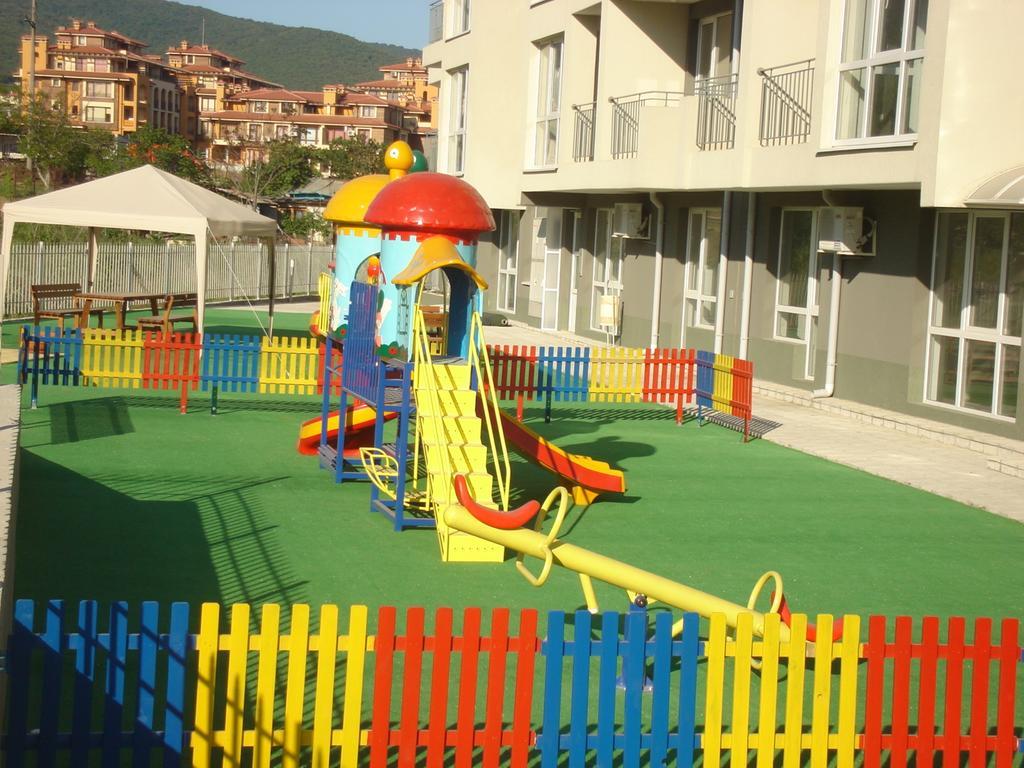 Menada Butterfly Apartment Sveti Vlas Extérieur photo