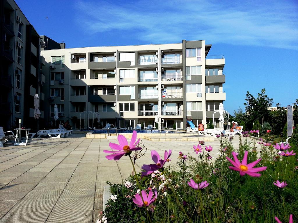Menada Butterfly Apartment Sveti Vlas Extérieur photo