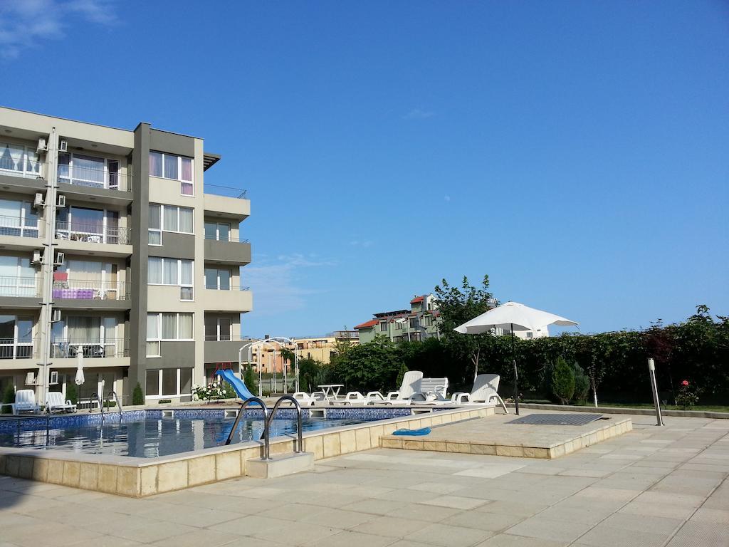 Menada Butterfly Apartment Sveti Vlas Extérieur photo