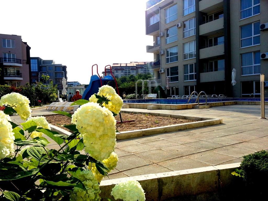 Menada Butterfly Apartment Sveti Vlas Extérieur photo