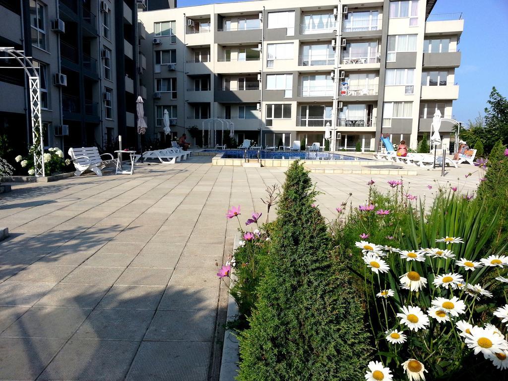 Menada Butterfly Apartment Sveti Vlas Extérieur photo