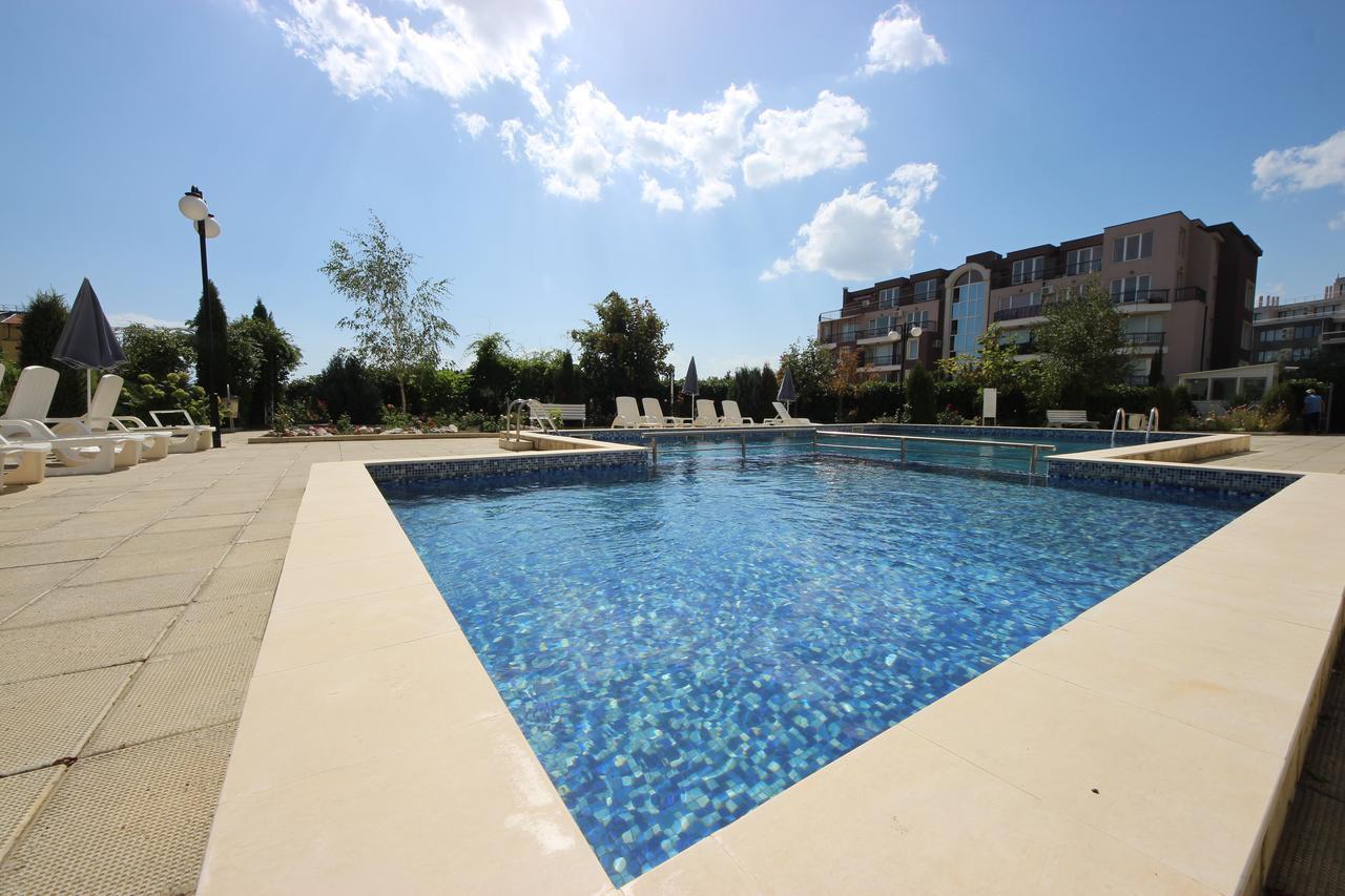 Menada Butterfly Apartment Sveti Vlas Extérieur photo